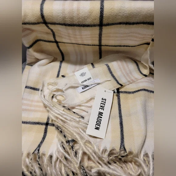 NWT Steve Madden Plaid Scarf - Picture 1 of 5